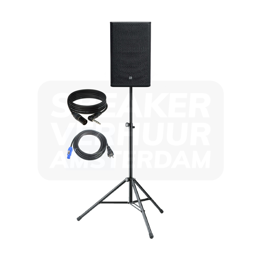 Mono DJ-monitor naast de booth voor een verjaardagsfeest